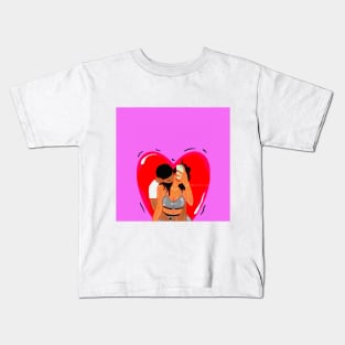 Love does exist Kids T-Shirt